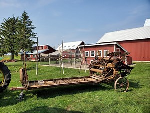 Equipment in focus: A 1930s McCormick Deering Type E-M-4 grain binder at Carter Historic Farm (USA)