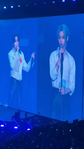 Muddy Water Team Singing Waiting for Us | Stray Kids