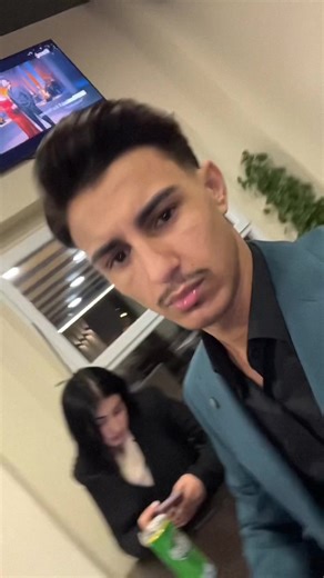 Understanding the Boomerang Effect in Social Media