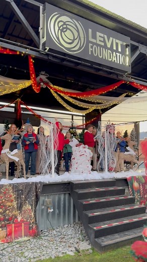 📍Tinsel Trail on the Avenue , Middlesboro Ky Tree Lighting Ceremony 🎄🎅 #downtownmiddlesboro #middlesboromainstreet #mainstreet #mainstreetusa #KentuckyMainStreet #christmasspirit #christmastree | Middlesboro Main Street