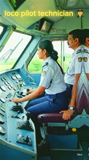 Indianrailways Locopilotpiloting 🧑‍✈️ locopilotvideo #viralvideo #train #indianrailways #shortsfeed