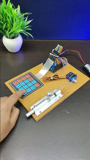 Automatic Door Using Arduino UNO #automaticdoor #arduinoprojects #arduinouno #arduino #keypad #iot