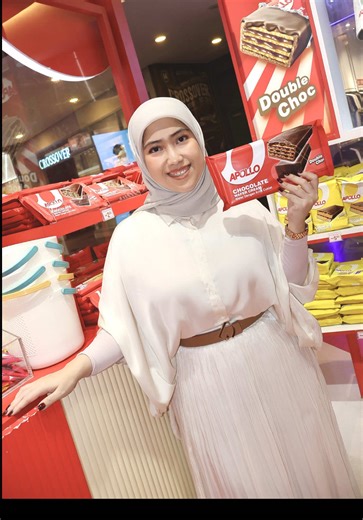 Nikmati Wafer Coklat APOLLO yang Lebih Tebal di Mid Valley