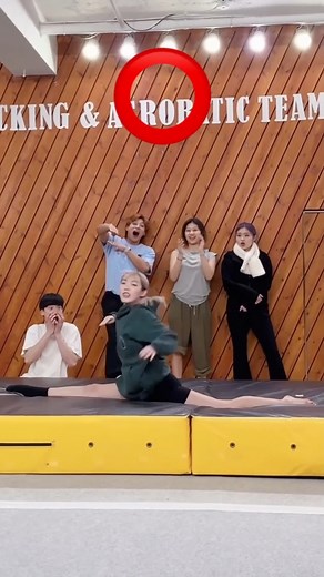 601K views · 10K reactions | 다리찢기의 달인⁉️ Stretching Challenge #korea #kpop #bts #korean #kdrama #blackpink #love #seoul #exo #twice #japan #koreandrama #army #like #southkorea #koreanstyle #jimin #chine #jungkook #fashion #got #redvelvet #cute #follow #nct #indonesia #drama #f #I #suga | 팀일루션 노성율 - TEAM1llusion | Facebook