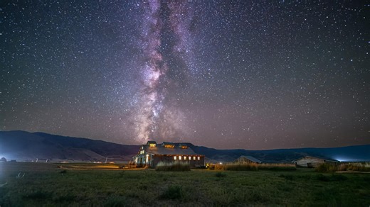 Oregon Outback: Summer Lake area has hot springs, dark skies, adventure and thick steaks