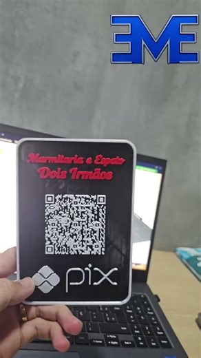 Placa com QR Code em impressão 3D, para sua empresa ou negócio. Consulte opções de cores e tamanhos.