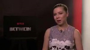 Jennette McCurdy in Netflix's, Between. | "SAM Y CAT"