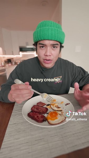 Fry Eggs in Heavy Cream for Delicious Flavor