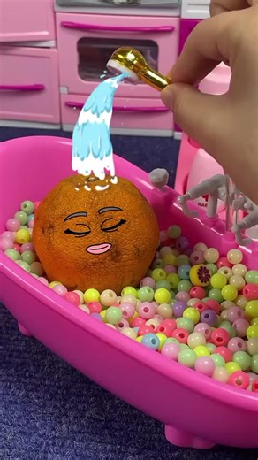 Orange Slip-On Soap Animation: A Fun Fruit Experience
