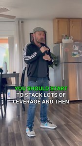 The behavior mod/relationship reset in 3 minutes. 👌 For anyone looking to work with and/or be more succesful with more serious dogs, or for owners looking to better find their way with their own dogs, this video lays out the blueprint exceptionally clearly. This isn’t a conversation about how to train obedience behaviors (how to get the perfect heel or bomb-proof recall etc), this is about changing the psychological state/attitude of the dog, and thus resetting their association with their owne