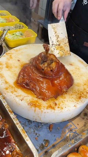 The Secret to Meltingly Tender Braised Pork! Longjiang Pig Trotter Rice | Home Kitchen China