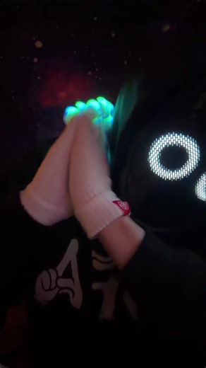 Explore the Art of Gloving Flow State Light Shows