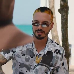 ⚡️🐰 BIENVENIDOS AL OASIS ⚡️🐰 Así describen J Balvin y Bad Bunny su nuevo álbum y para nosotros ya es el soundtrack de este verano 🌊☀️🏖. Escúchalo completo aquí: https://spoti.fi/2NeTneX | Spotify