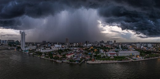 What is a downburst? These winds can be destructive like tornadoes − we recreate them to test building designs