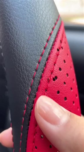 Capa de Volante Universal para Carros – Conforto e Estilo