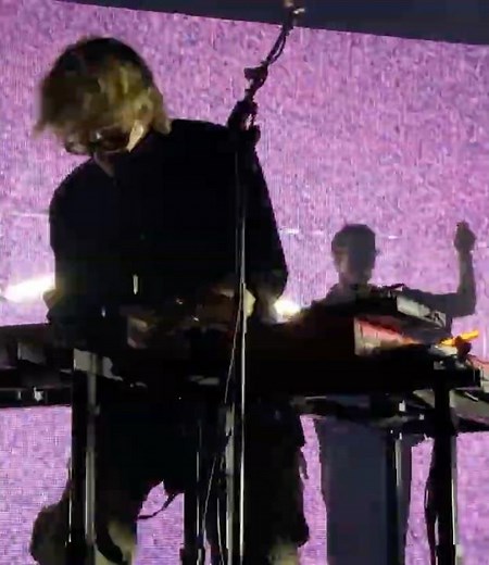 Formed in NYC but 🇨🇦. Keyboardist's dad is famous songwriter, Jim Valance. #live #electronicmusic