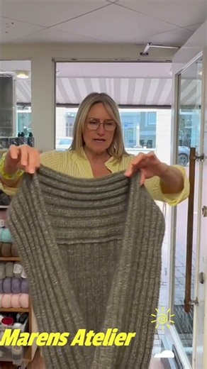 Cropped vest from 2 scarves #knitting - reversible free #knittingpattern #learnhowtoknit