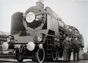 Locomotive à vapeur 231K 82 et son tender