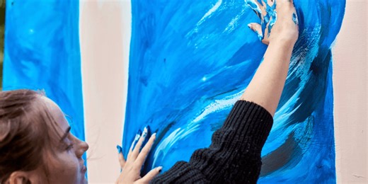 Why so many highly intelligent people claim 'blue' is their favorite color