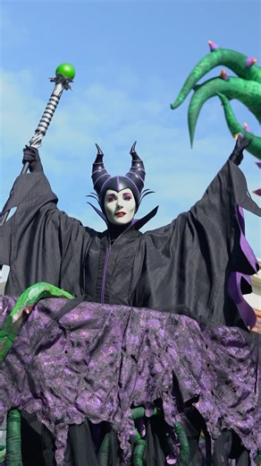 Official Video: Uninvited! A Villains Takeover Party｜惡人反轉大街派對官方片段 #disney #disneyland