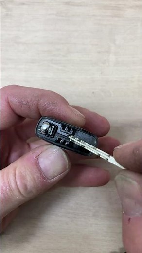 Honda smart key battery CHANGE -EASY DIY #automobile #remotebattery #mechanic #remotecontrol #honda