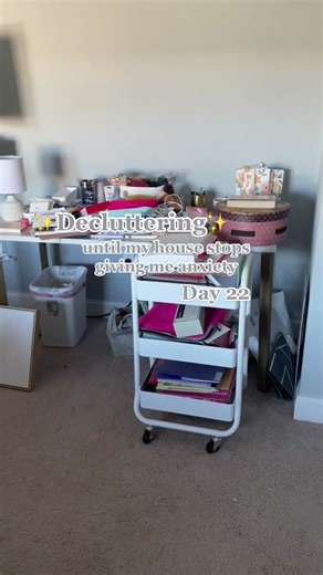 Decluttering My Desk Space: Organizing Tips for Your Home Office
