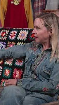 'Roseanne' star Lecy Goranson Revisits Iconic Connor Family Couch | Channel Surfing