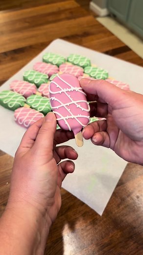 Last Minute Gender Reveal Cake Pops | Easy Baby Shower Idea