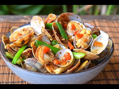 Stir Fried Clams - Cantonese-style with Garlic and Fermented Black Soybeans (豉汁炒花蛤)