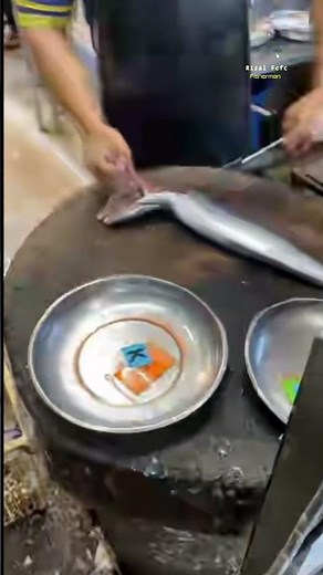 Professional Fishmonger Skills: Cutting Mackerel and Skipjack Tuna Super Fast! #fishcutting #shorts