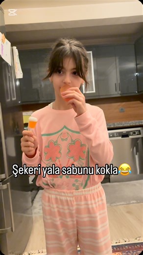 Bahar Aykaç on Instagram: "Şekeri yala sabunu kokla😂#keşfet #beniöneçıkart #fyp"