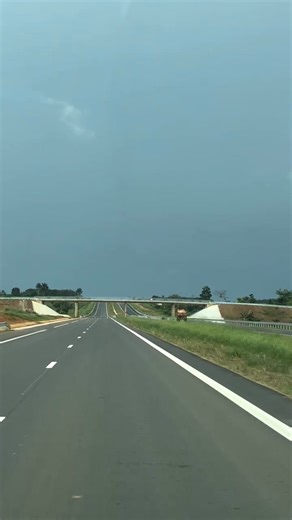 Destination Côte d’Ivoire 🌍🇨🇮😍 Aménagement du carrefour Jacqueville, rattaché à l'autoroute Y4 La Côte d'Ivoire est sublime! • • • #yafohitravel #destination225 #sublimecotedivoire #Civdestinationtouristique #lesaventuresdastounette #cultureencotedivoire #voyagerencotedivoire #cotedivoiretourisme | Yafohi Travel