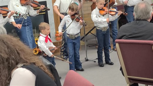 Entertainment tonight at Silvercrest II Thanksgiving dinner! | Heidi Love Carter