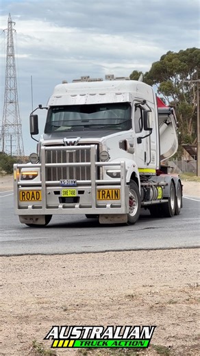 Western Star 48X road train turning!