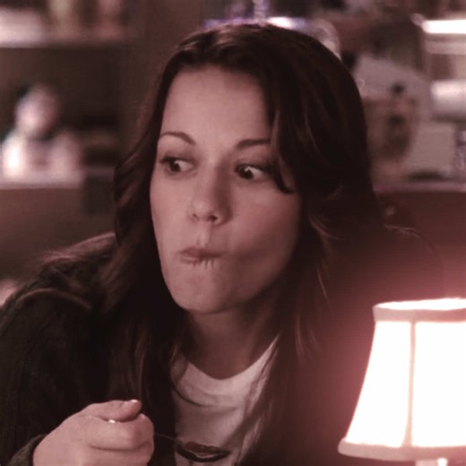 ˖ ݁♬⋆.˚𝄞 1x01 pilot | first post on here, i’m excited !! ac jeansaudios effects p1ercez #haleyjamesscott #haleyjamesscottedit #oth #fyp #foryou editing haley james scott every episode one tree hill aesthetic edit