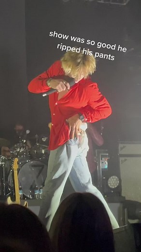Hilarious Moments with Ross Lynch Ripping His Pants