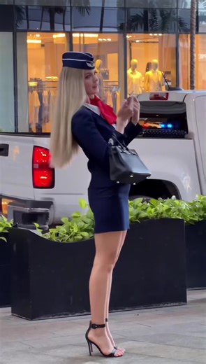 Blicke sagen mehr als Worte 🤫 #crew #reaktionen #stewardess #losangeles #fürdich