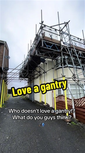 Fun with Scaffolding: A Colorful Perspective on Construction