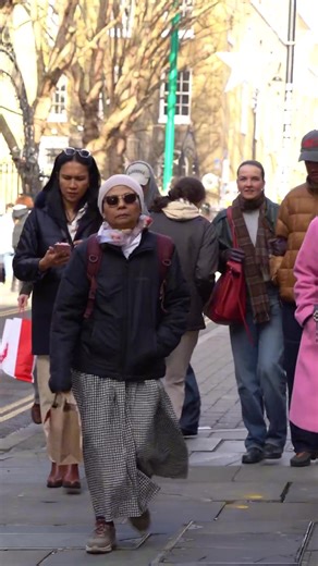 Come hungry, come curious. Brick Lane is street food, busy markets, old treasures, art everywhere, and good vibes 🧡 #streetfood #bricklane #trumanmarkets
