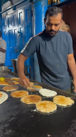 Ranjana on Instagram: "Late night cravings sorted at this OG food spot in Namma Mysuru 😍😋 . 📍Location : Sri Bhyrava tiffanys Nazarbad, Mysuru . ⏰Time : 7pm to 12am . Follow @lifewithranju for more videos✨🧿 . #lifewithranju #food #foodie #foodblogger #midnight"
