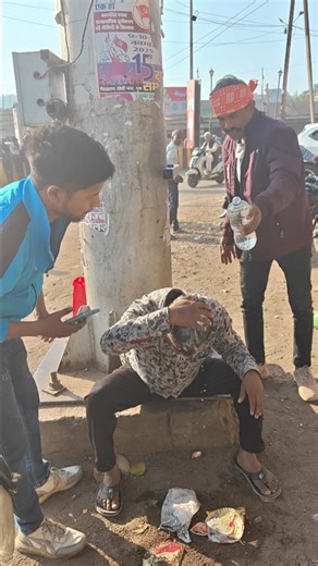 Monu Joshi on Instagram: "Shampoo prank #viralreels #trendingreels #instadaily #instalike #instagood #prankvideo"