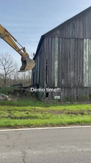 #demo #demolitionclips #labor #destroy #construction #union #working #fun #constructionlife #operator #money