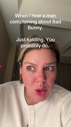 I’d be jealous to. The way that thing swing’s on stage. Lort!