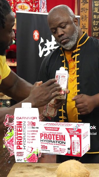 Bodybuilder vs Kung Fu Master: Who Is Stronger?