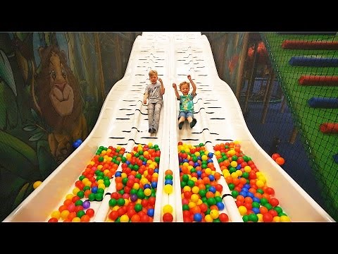 JUST SLIDE MORE: All the Fun Slides at Leo's Lekland Indoor Playground