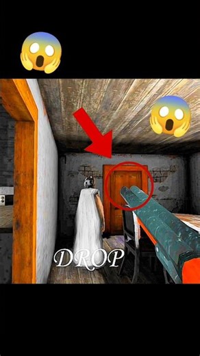 Funny moment with granny in spider place#granny🤣funny😄moments#granny🤣funny horror😅#trolling granny