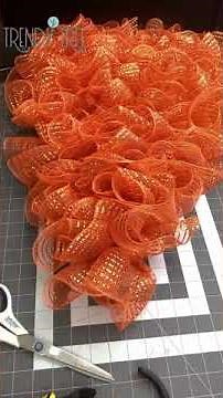 Quick Look at an Easy Carrot Wreath - Full Tutorial at Trendy Tree