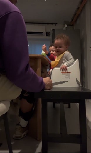 Dad’s impromptu beatboxing session delights kids in Brooklyn, USA