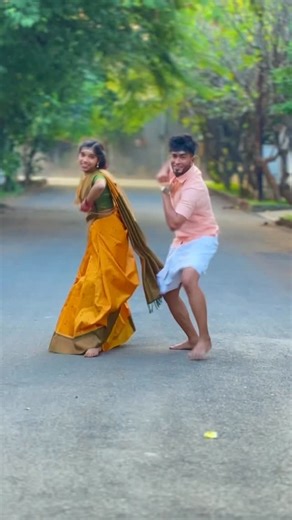 Mubarak on Instagram: "🦚🌙 #murugansongstamil #trending #palanimurugantemple"