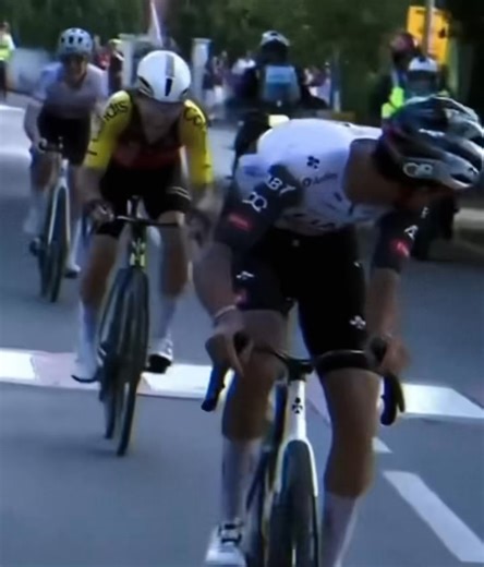 39K views · 1K reactions | Isaac Del Toro… what a machine 勞 | Lucas' cycling blog | Facebook